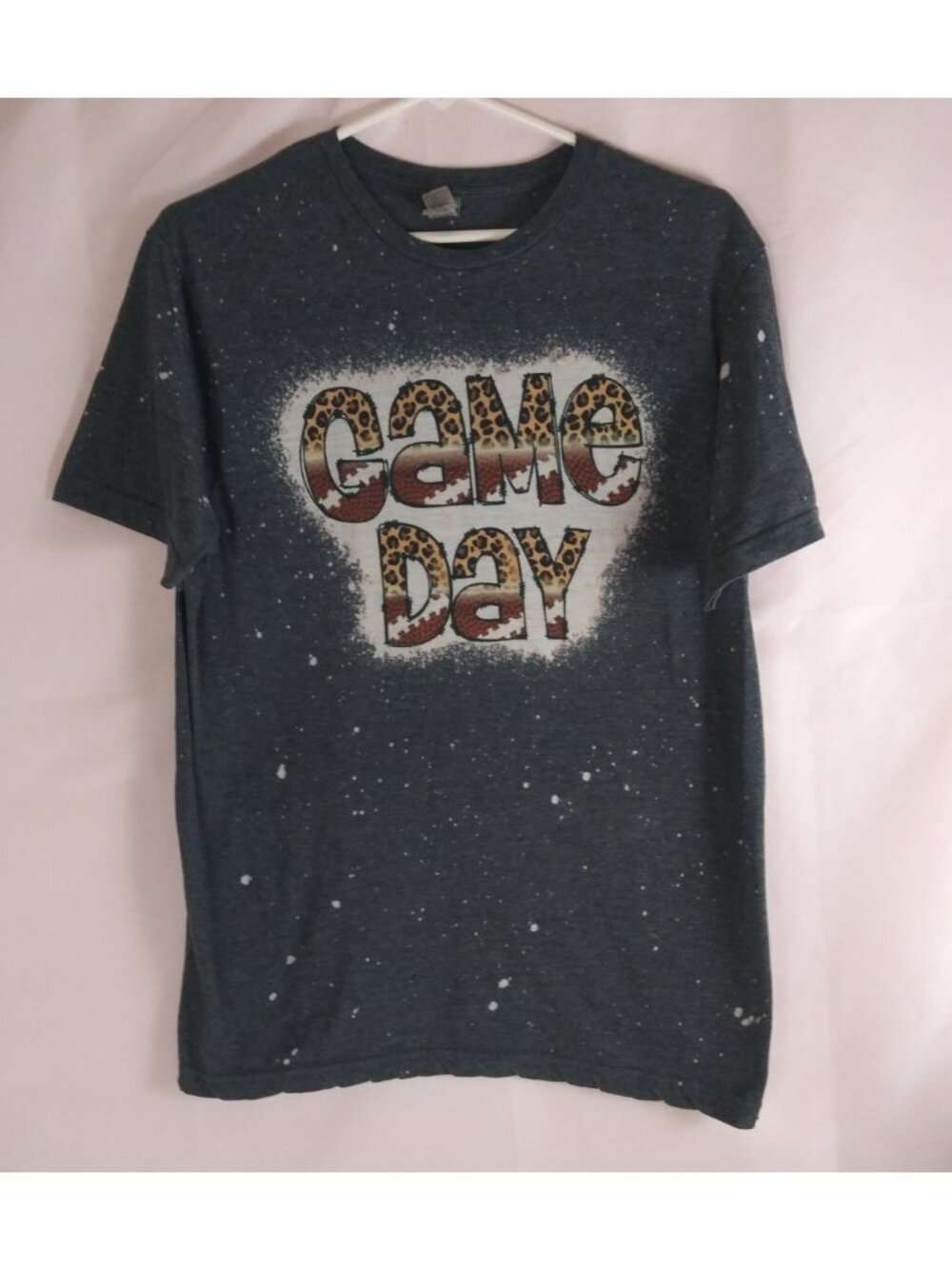 Gildan Softstyle Women's Game Day Speckled Graphic Design T-Shirt Size Medium